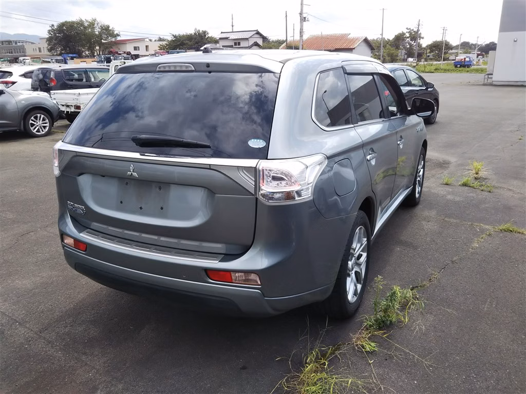 MITSUBISHI OUTLANDER