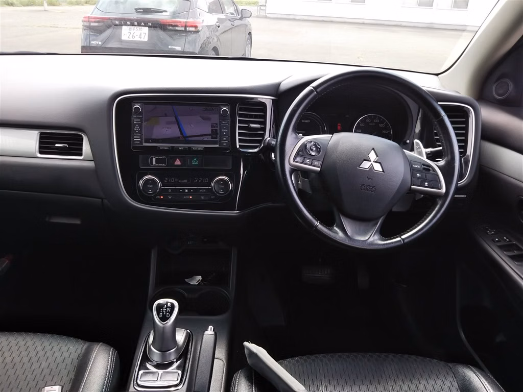 MITSUBISHI OUTLANDER