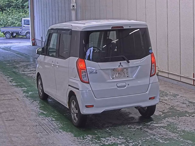 MITSUBISHI EK SPACE