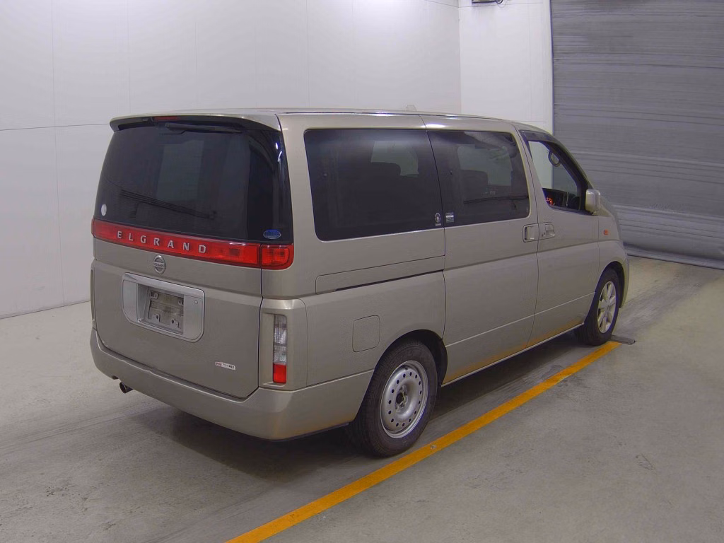 NISSAN ELGRAND