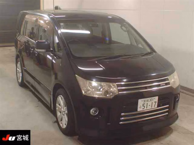 MITSUBISHI DELICA D:5