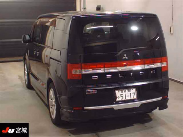 MITSUBISHI DELICA D:5