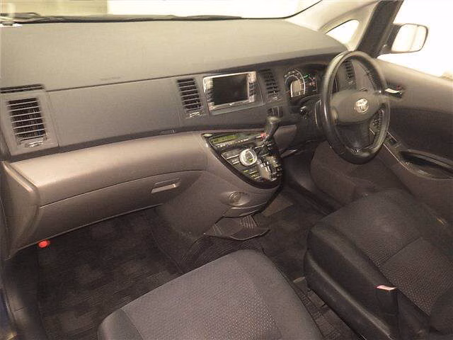 TOYOTA ISIS
