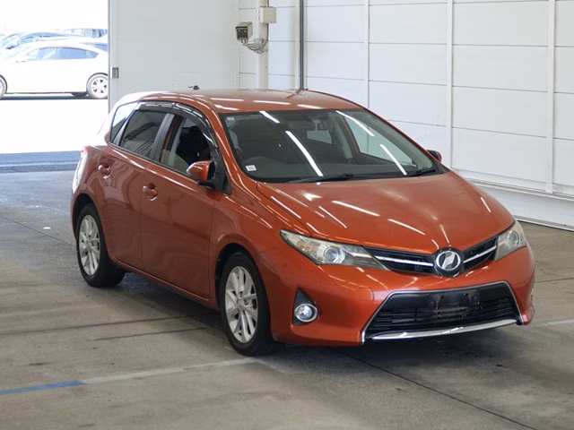 TOYOTA AURIS