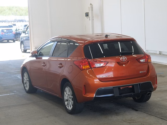 TOYOTA AURIS