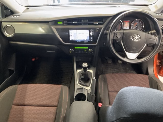 TOYOTA AURIS