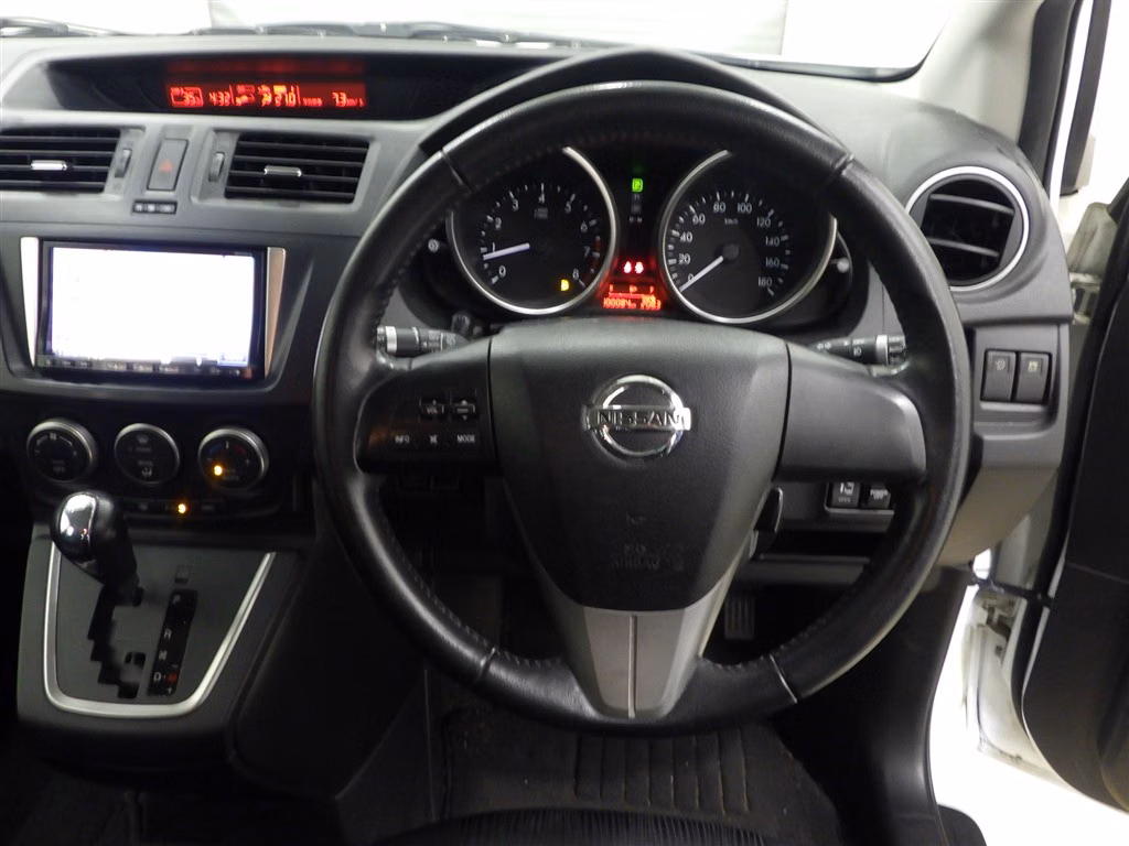 NISSAN LAFESTA