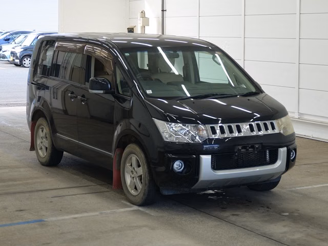 MITSUBISHI DELICA D:5