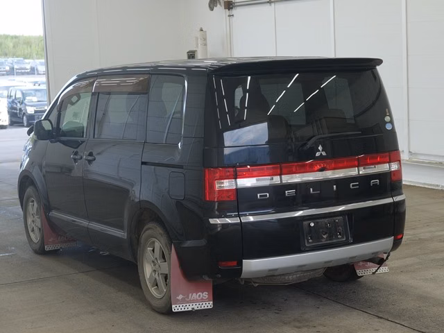 MITSUBISHI DELICA D:5