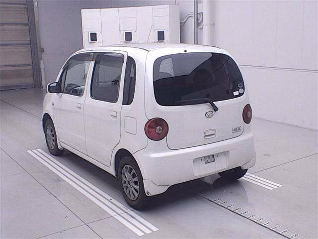 DAIHATSU MOVE LATTE