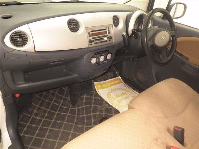 DAIHATSU MOVE LATTE