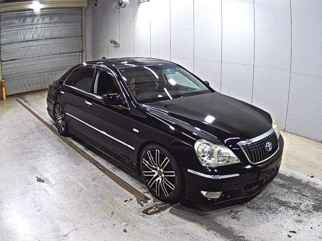 TOYOTA CROWN MAJESTA