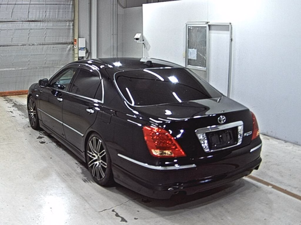 TOYOTA CROWN MAJESTA