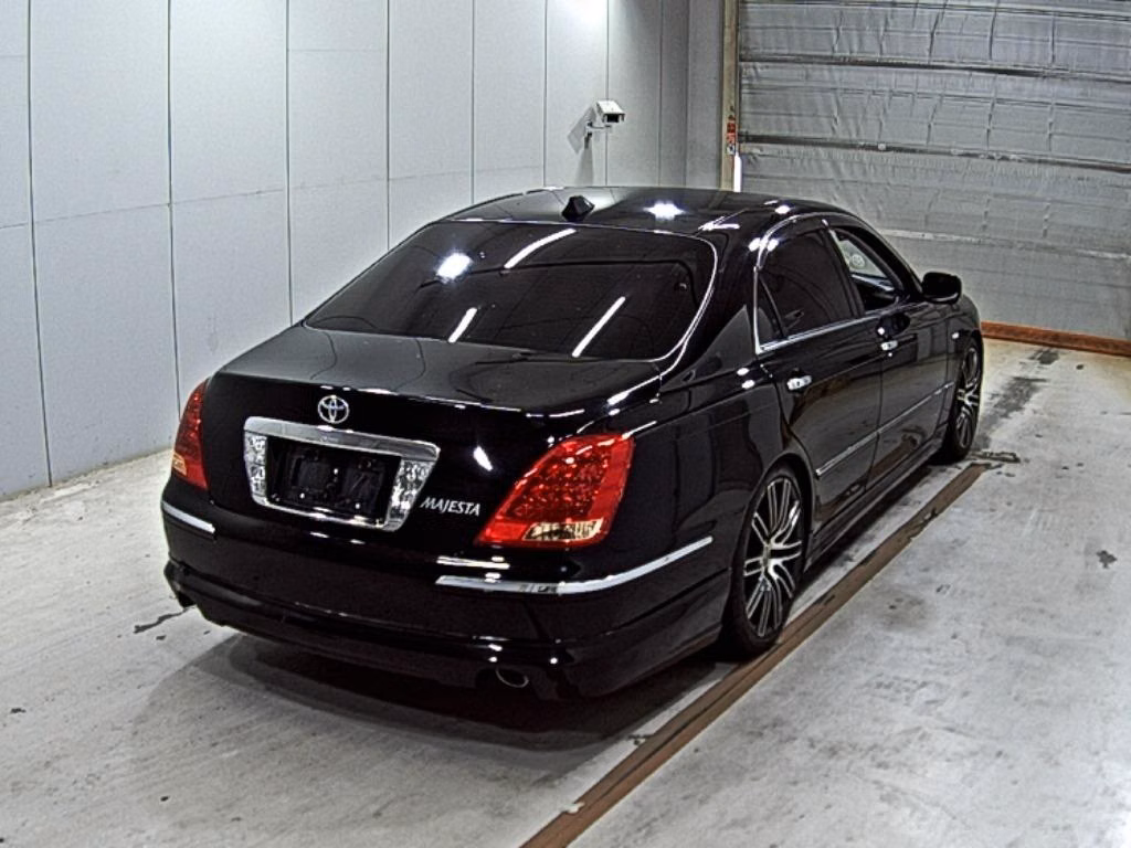 TOYOTA CROWN MAJESTA