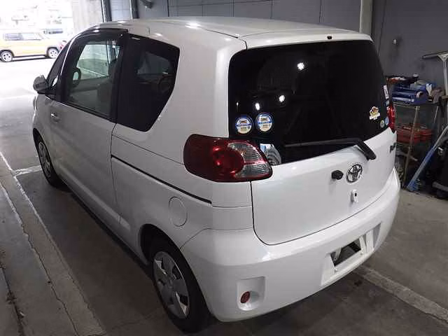 TOYOTA PORTE