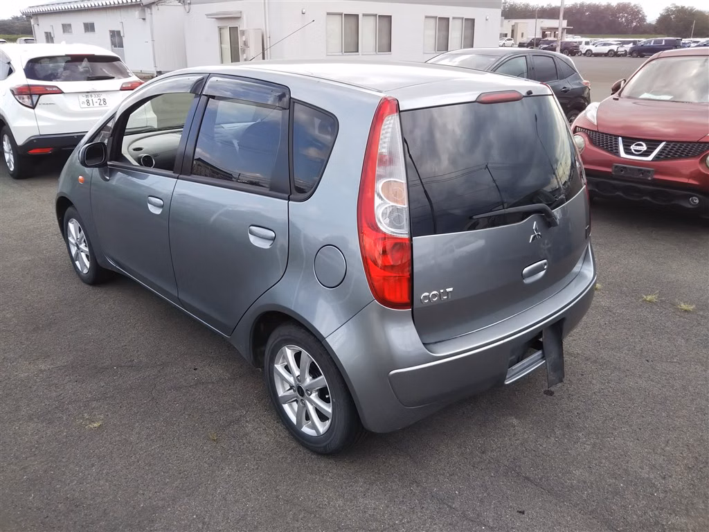 MITSUBISHI COLT