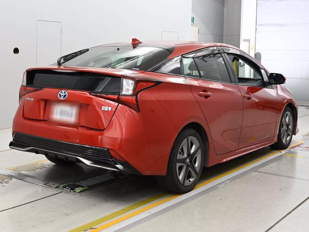 TOYOTA PRIUS