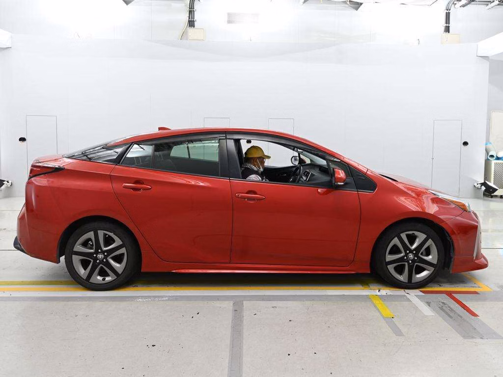 TOYOTA PRIUS