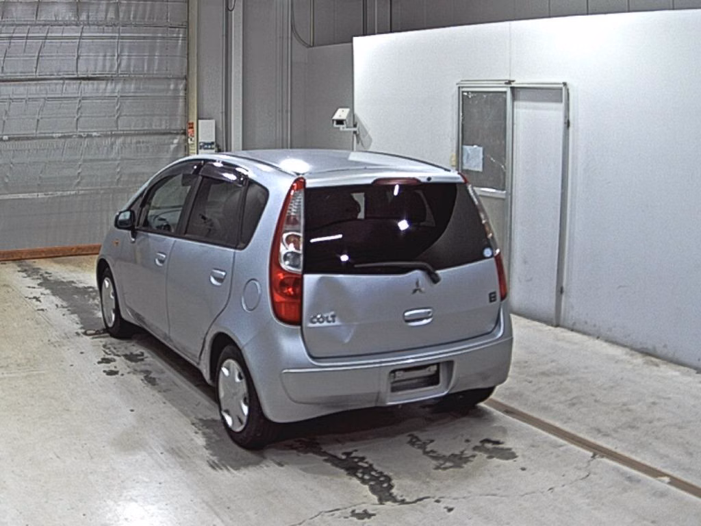 MITSUBISHI COLT