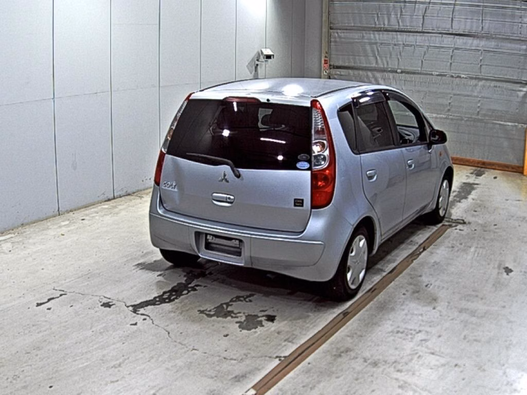 MITSUBISHI COLT
