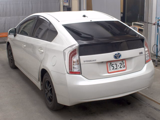 TOYOTA PRIUS