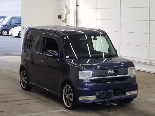 DAIHATSU MOVE CONTE