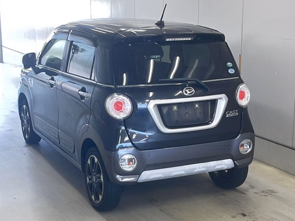 DAIHATSU CAST