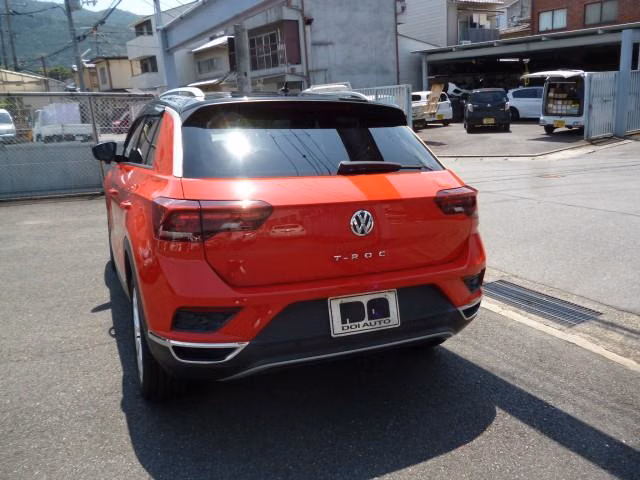 VOLKSWAGEN T-ROC