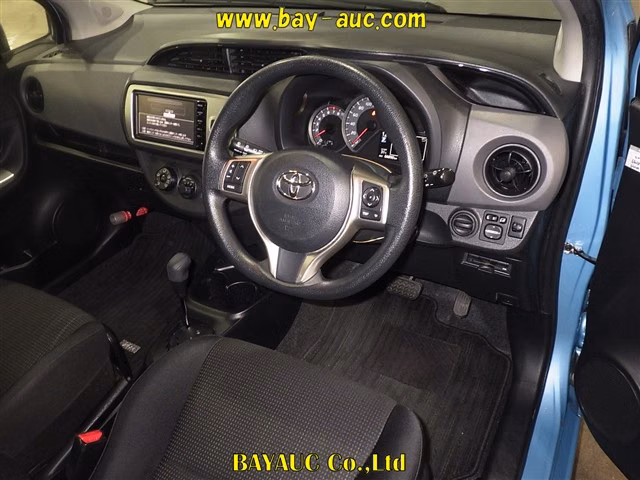 TOYOTA VITZ