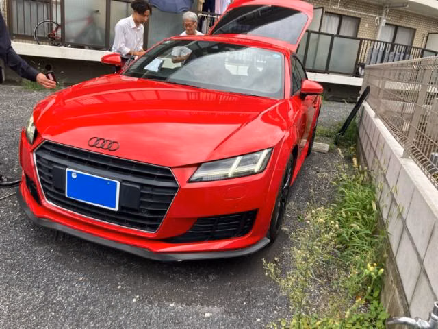 AUDI TT