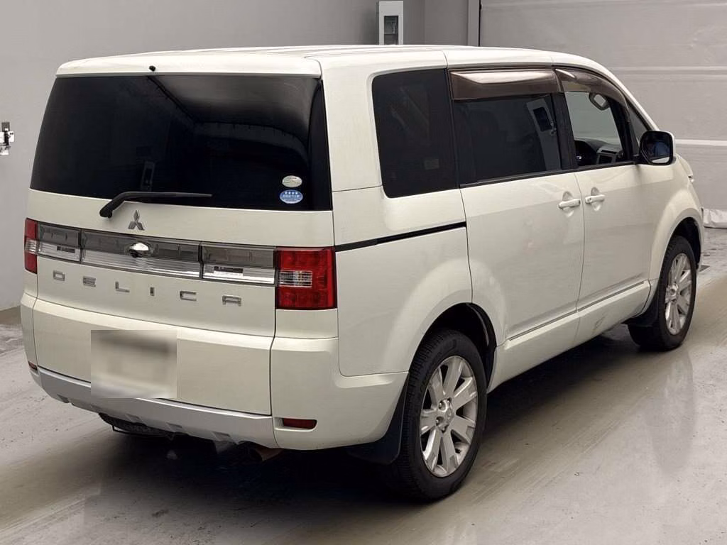 MITSUBISHI DELICA D:5