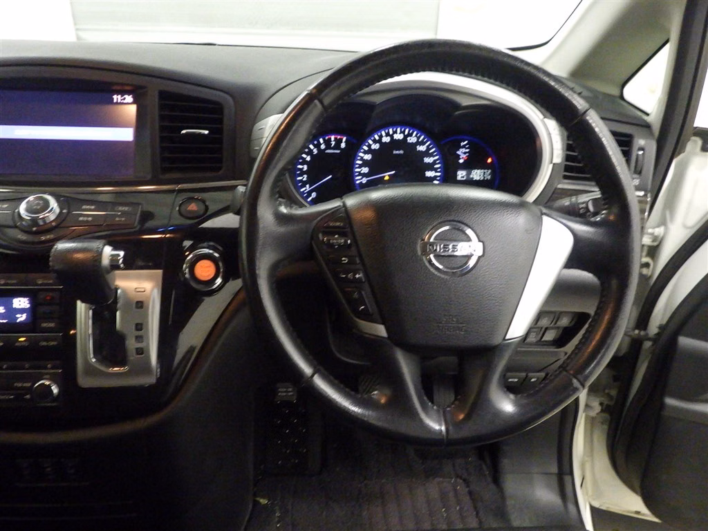 NISSAN ELGRAND