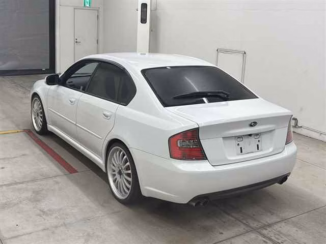 SUBARU LEGACY B4
