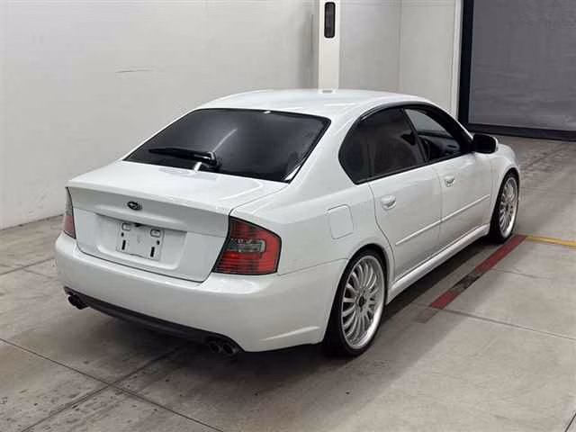SUBARU LEGACY B4