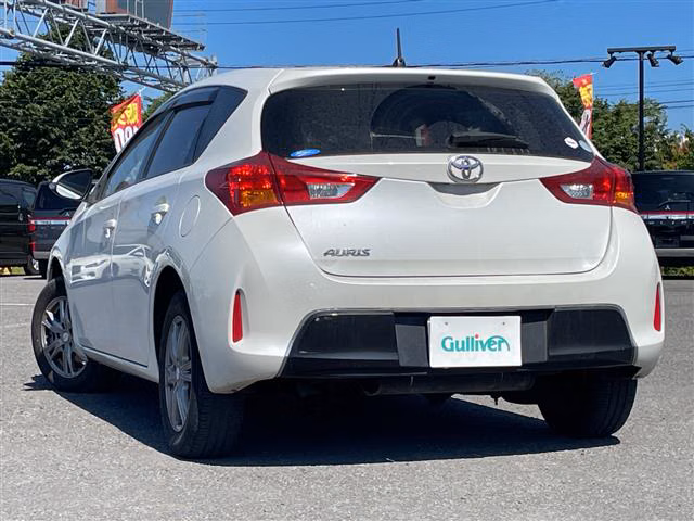 TOYOTA AURIS