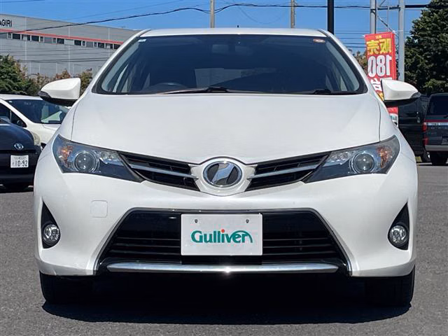 TOYOTA AURIS