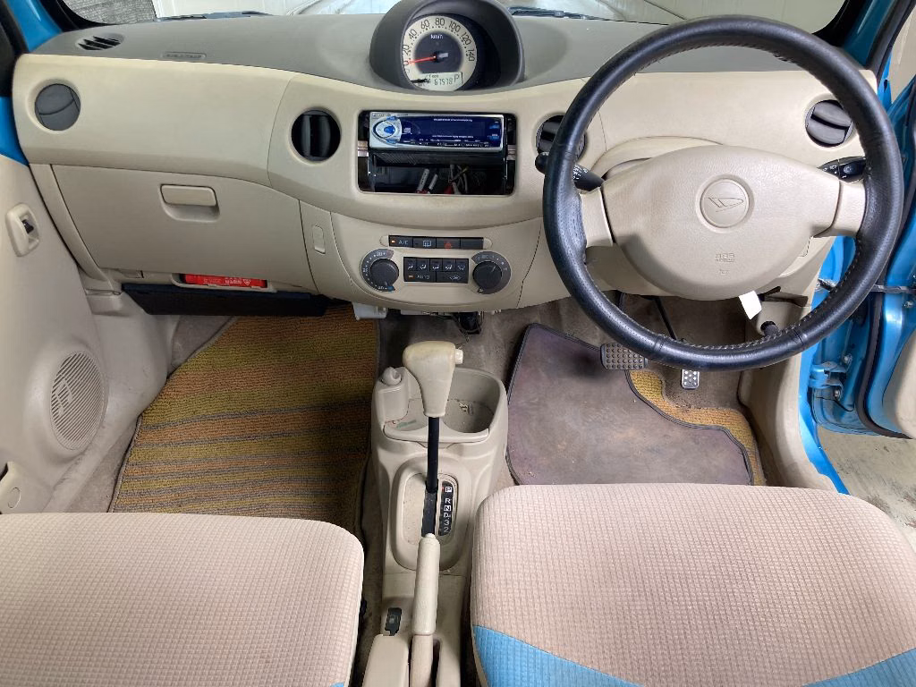 DAIHATSU ESSE
