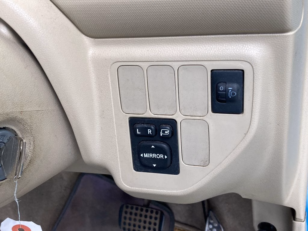 DAIHATSU ESSE