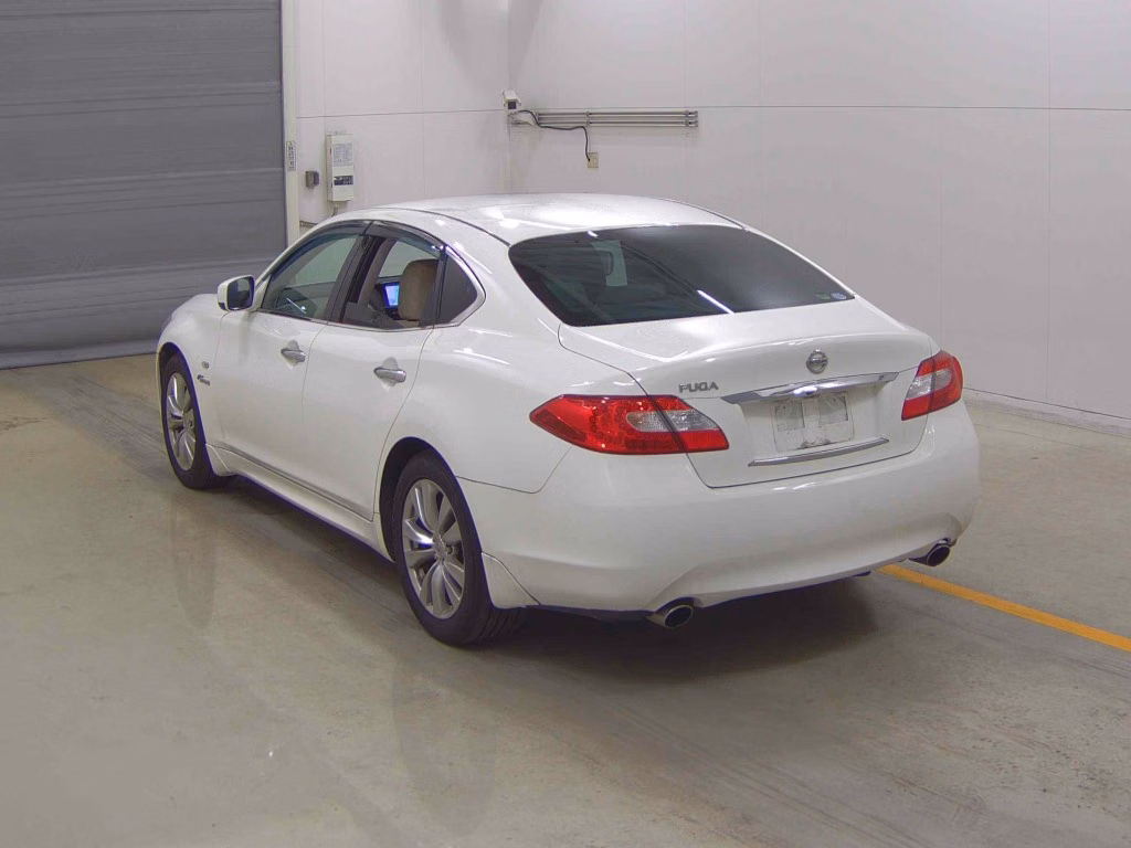 NISSAN FUGA