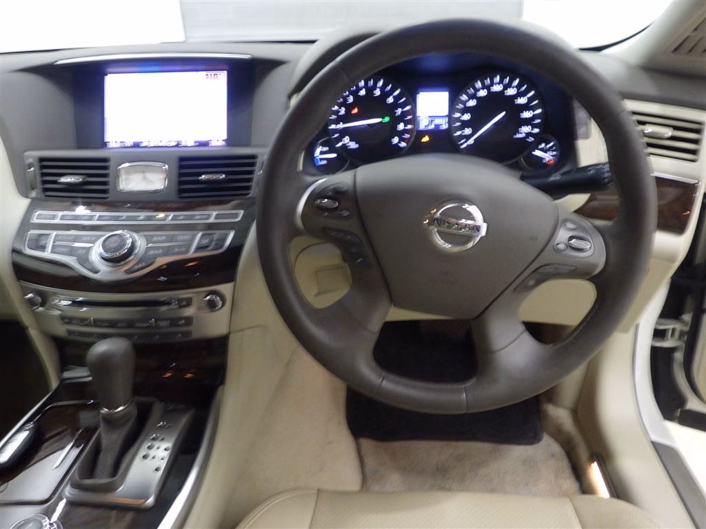 NISSAN FUGA