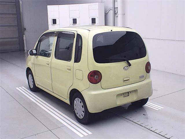 DAIHATSU MOVE LATTE