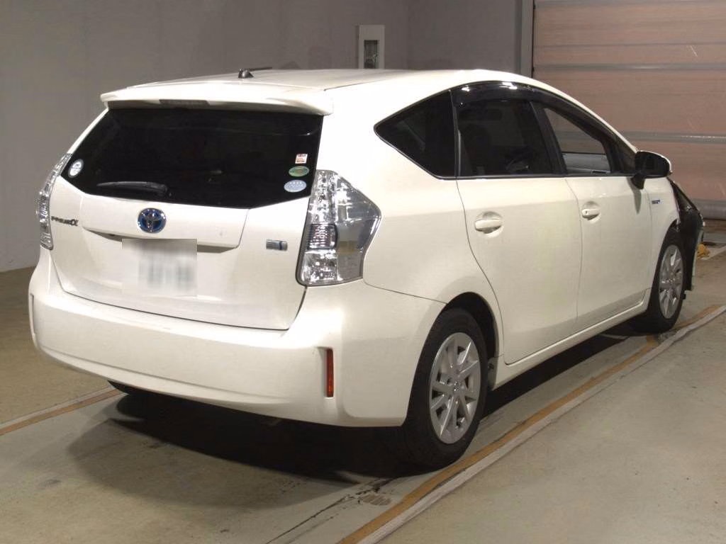 TOYOTA PRIUS ALPHA