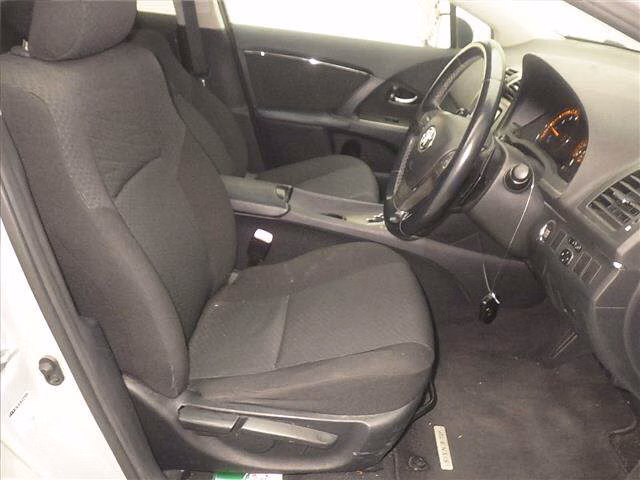 TOYOTA AVENSIS