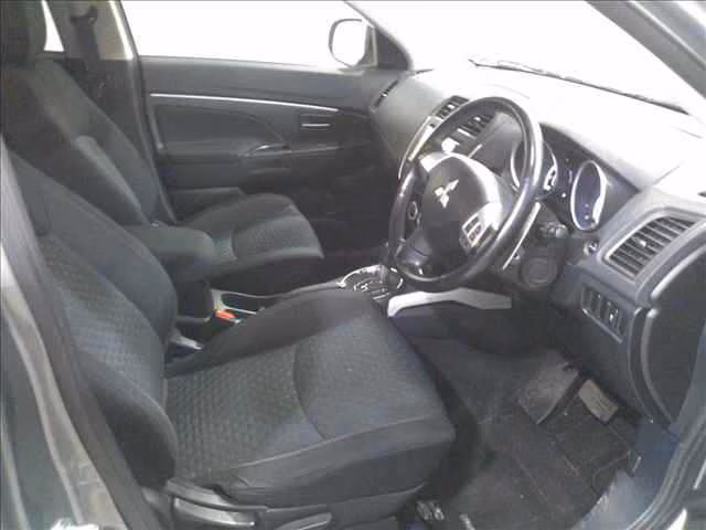 MITSUBISHI RVR