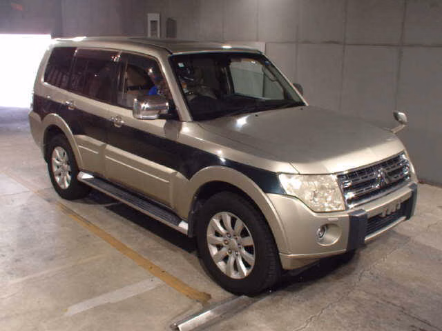 MITSUBISHI PAJERO