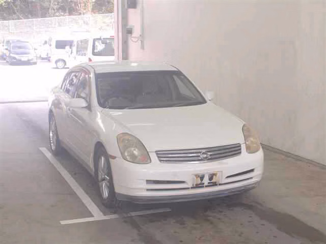 NISSAN SKYLINE