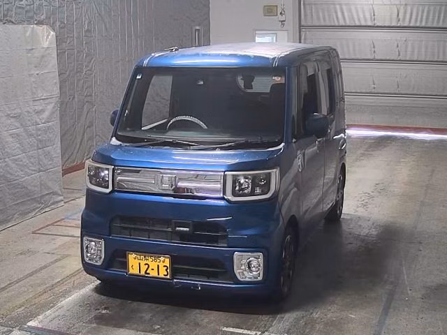 DAIHATSU WAKE