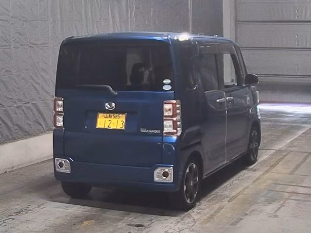 DAIHATSU WAKE