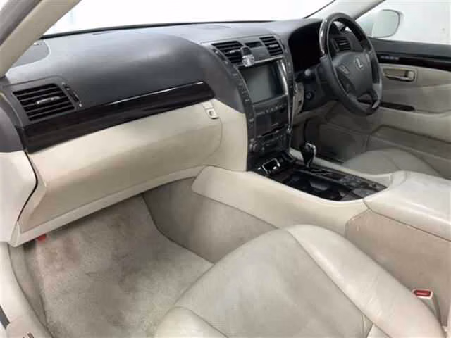 LEXUS LS460