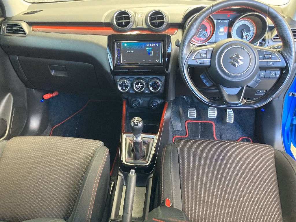 SUZUKI SWIFT